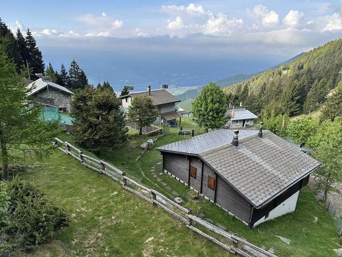 Chalet di 4 stanze in una posizione molto tranquilla e soleggiata con vista - Foto 23 di 39