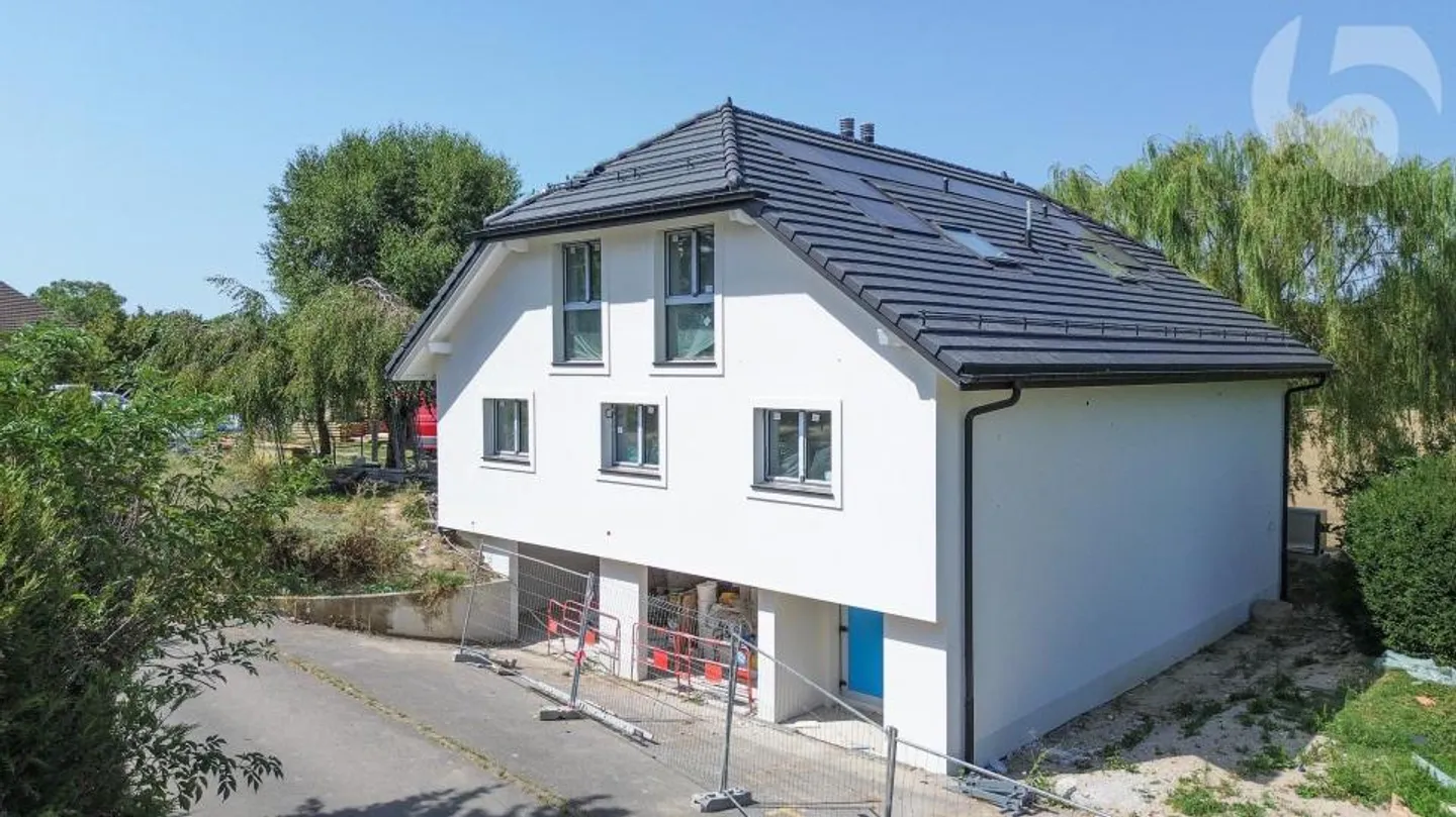 Casa unifamiliare con 1 posto auto e 2 posti esterni, oltre a una grande esposizione a sud a 5 km da Morges-Bussigny - Foto 6 di 13