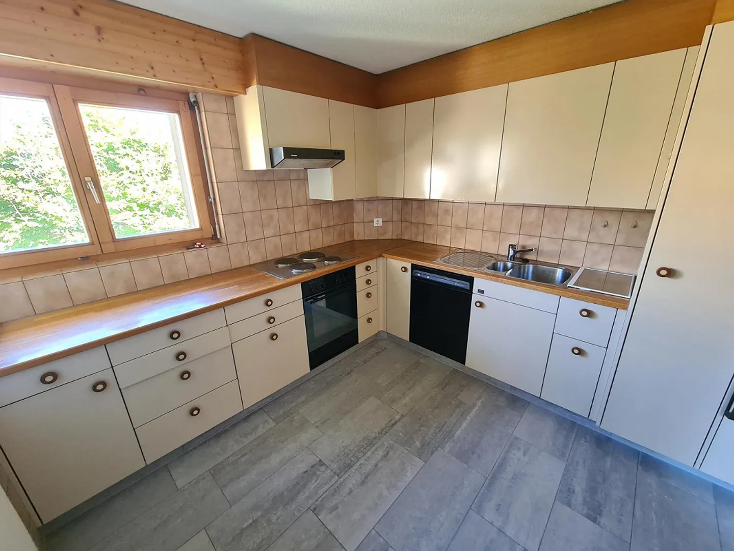 Appartamento accogliente di 3.5 stanze con nuovo bagno e WC incluso balcone - Foto 6 di 9