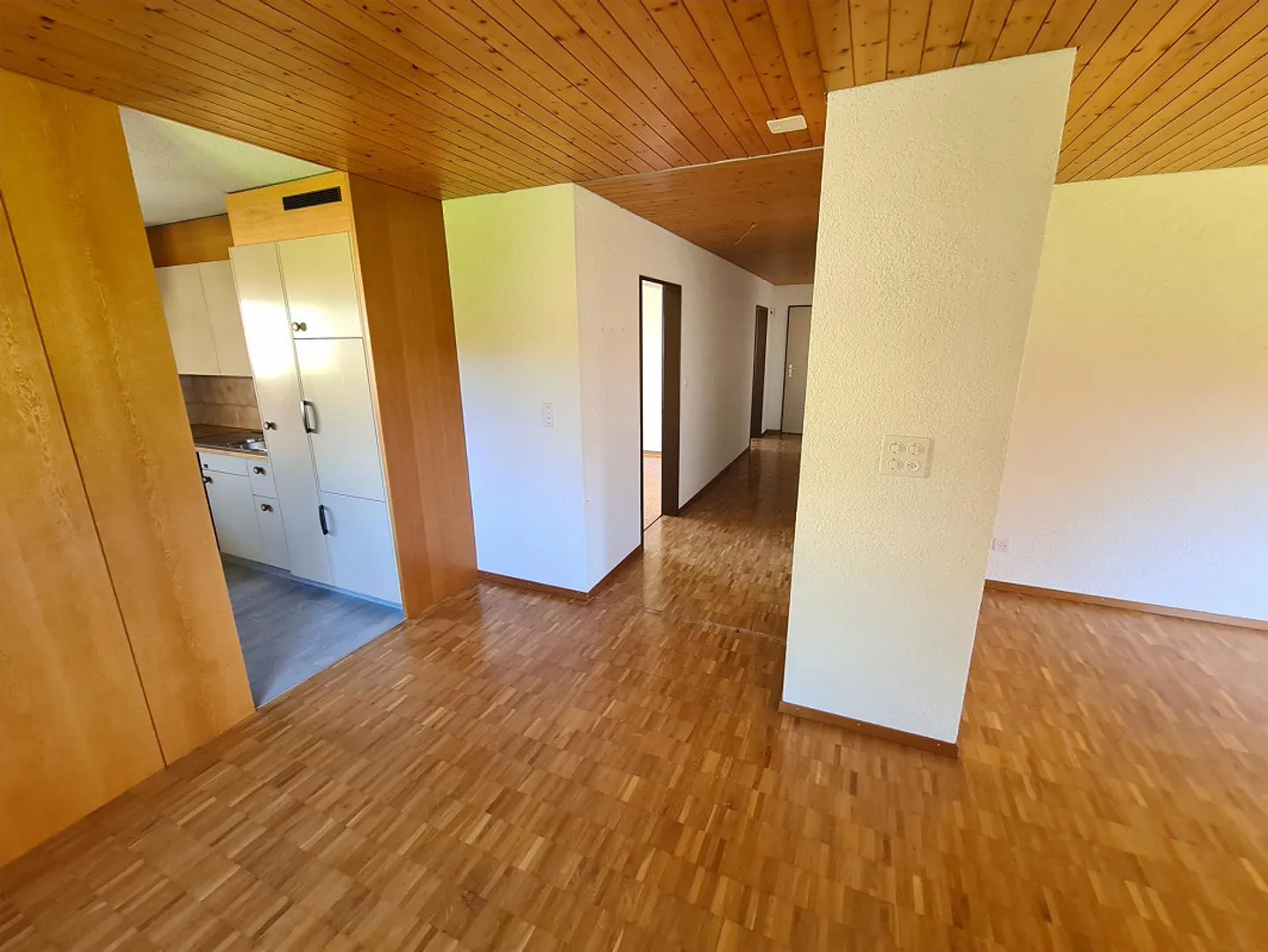 Appartamento accogliente di 3.5 stanze con nuovo bagno e WC incluso balcone - Foto 7 di 9