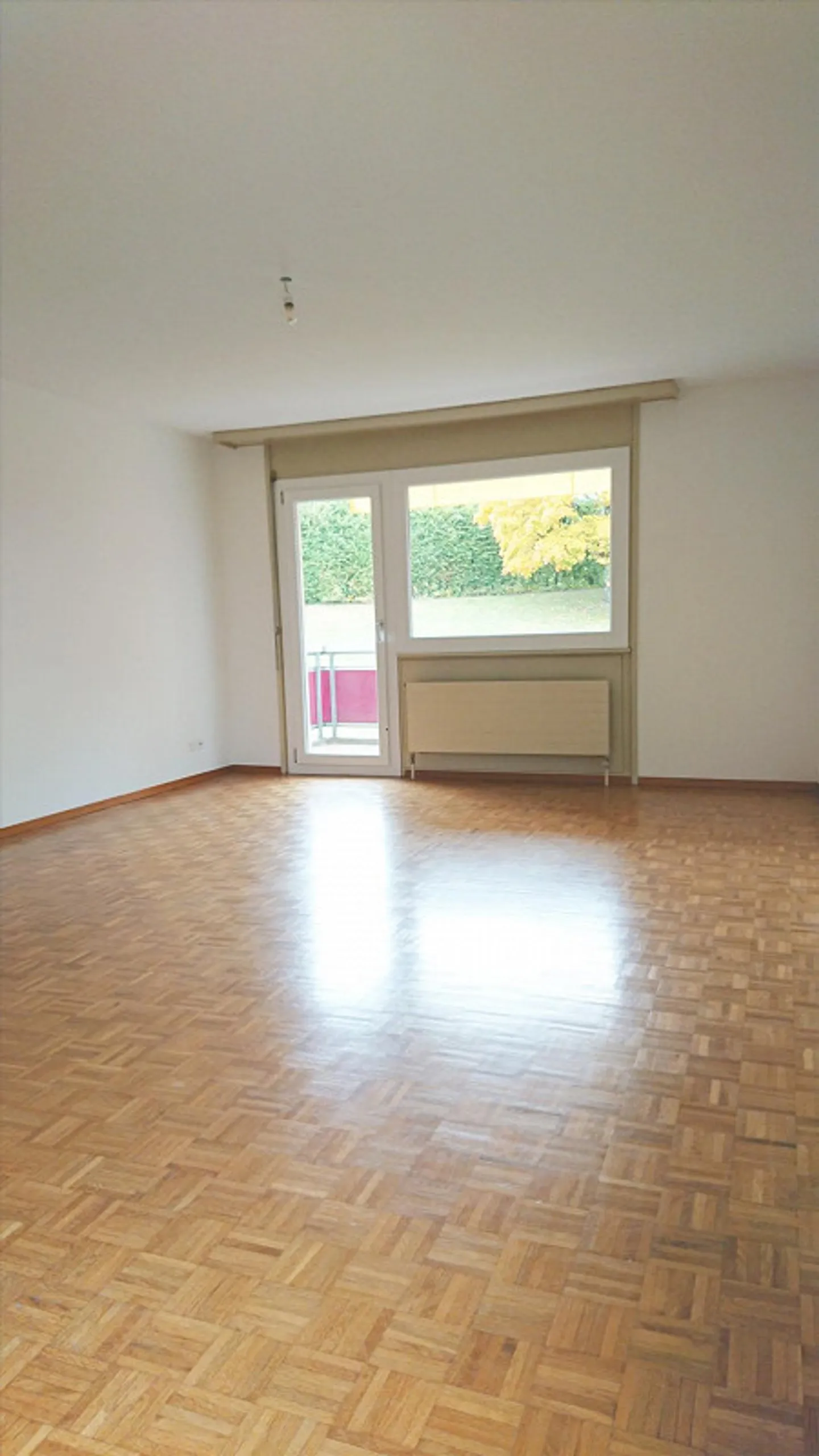Beautiful bright apartment - Photo 2 of 5