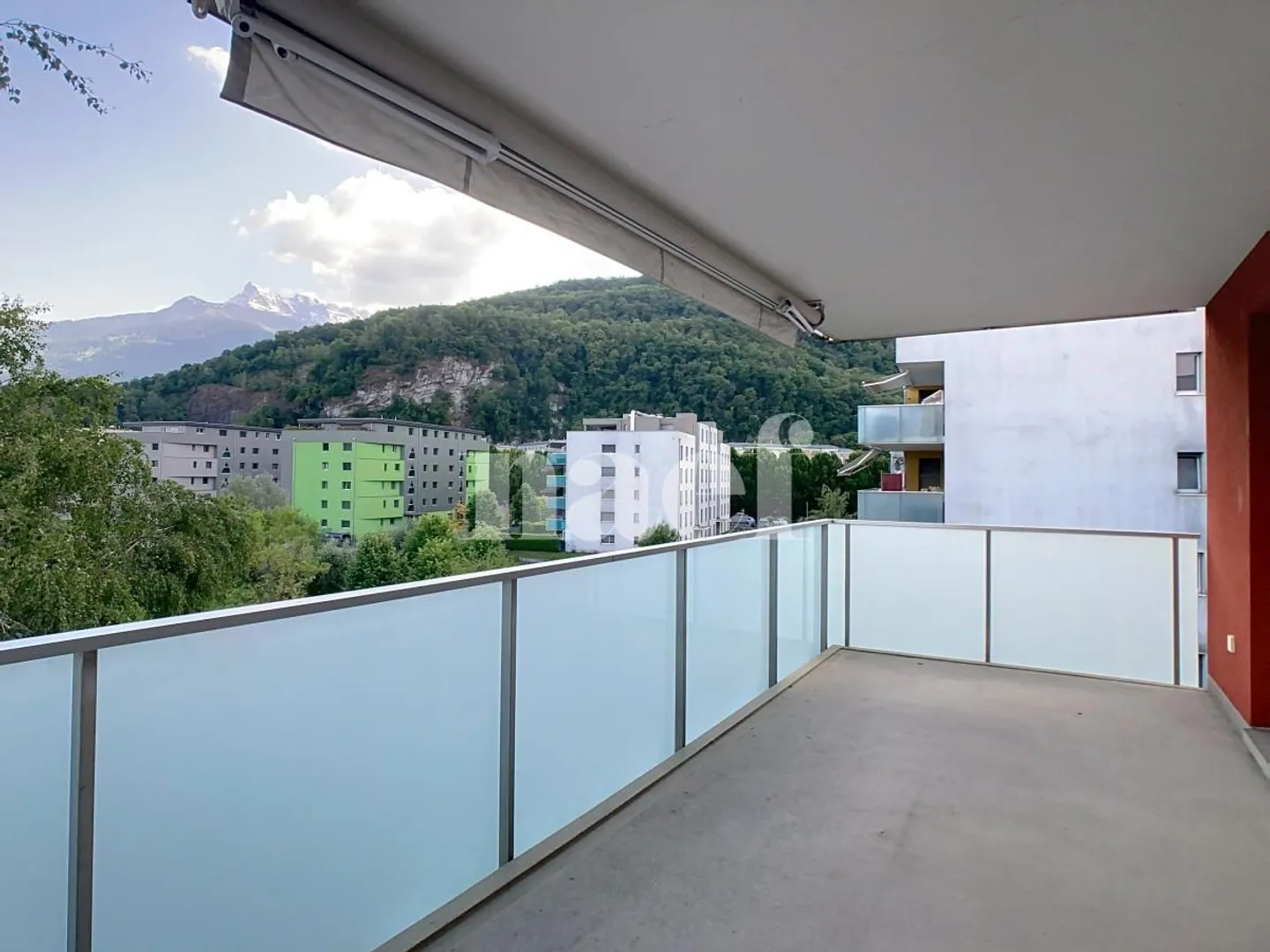 In un quartiere residenziale, sistemazione spaziosa e luminosa - Foto 9 di 9