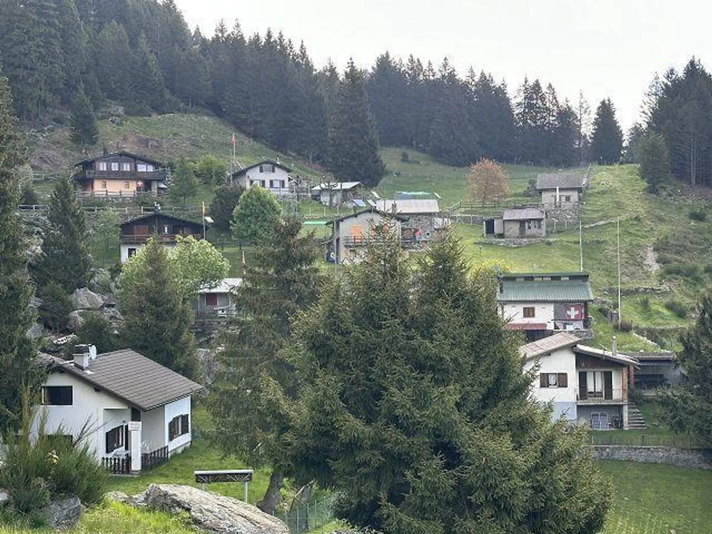 Chalet di 4 stanze in una posizione molto tranquilla e soleggiata con vista - Foto 34 di 39