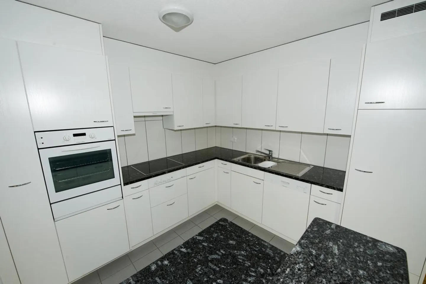 Family-friendly home in prime location - Photo 2 of 9