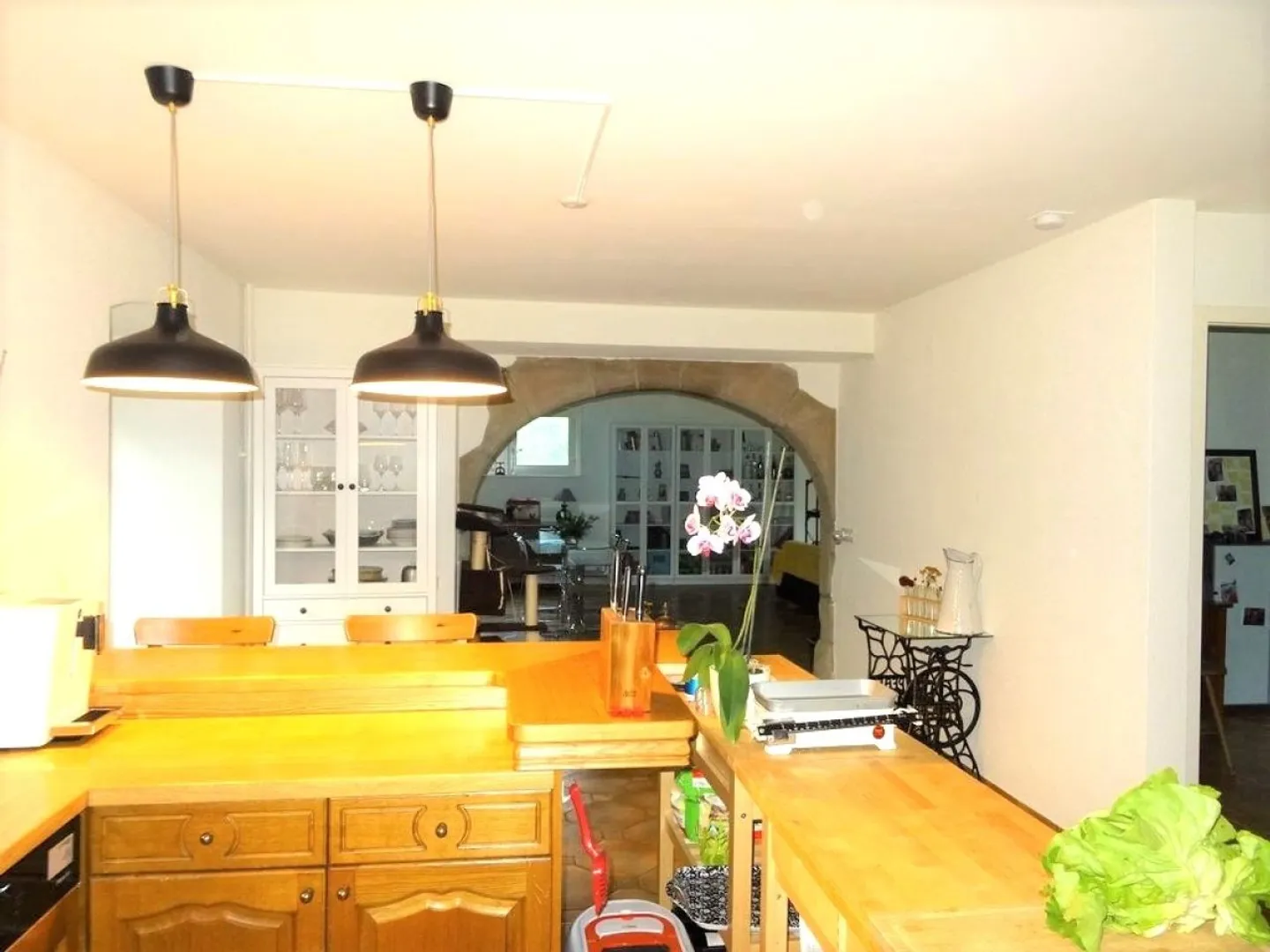 Bellissimo appartamento con 4,5 stanze / 3 camere da letto / 1 bagno / 1 terrazza / 2 posti auto - Foto 1 di 8