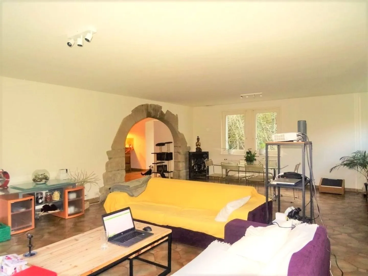 Bellissimo appartamento con 4,5 stanze / 3 camere da letto / 1 bagno / 1 terrazza / 2 posti auto - Foto 3 di 8