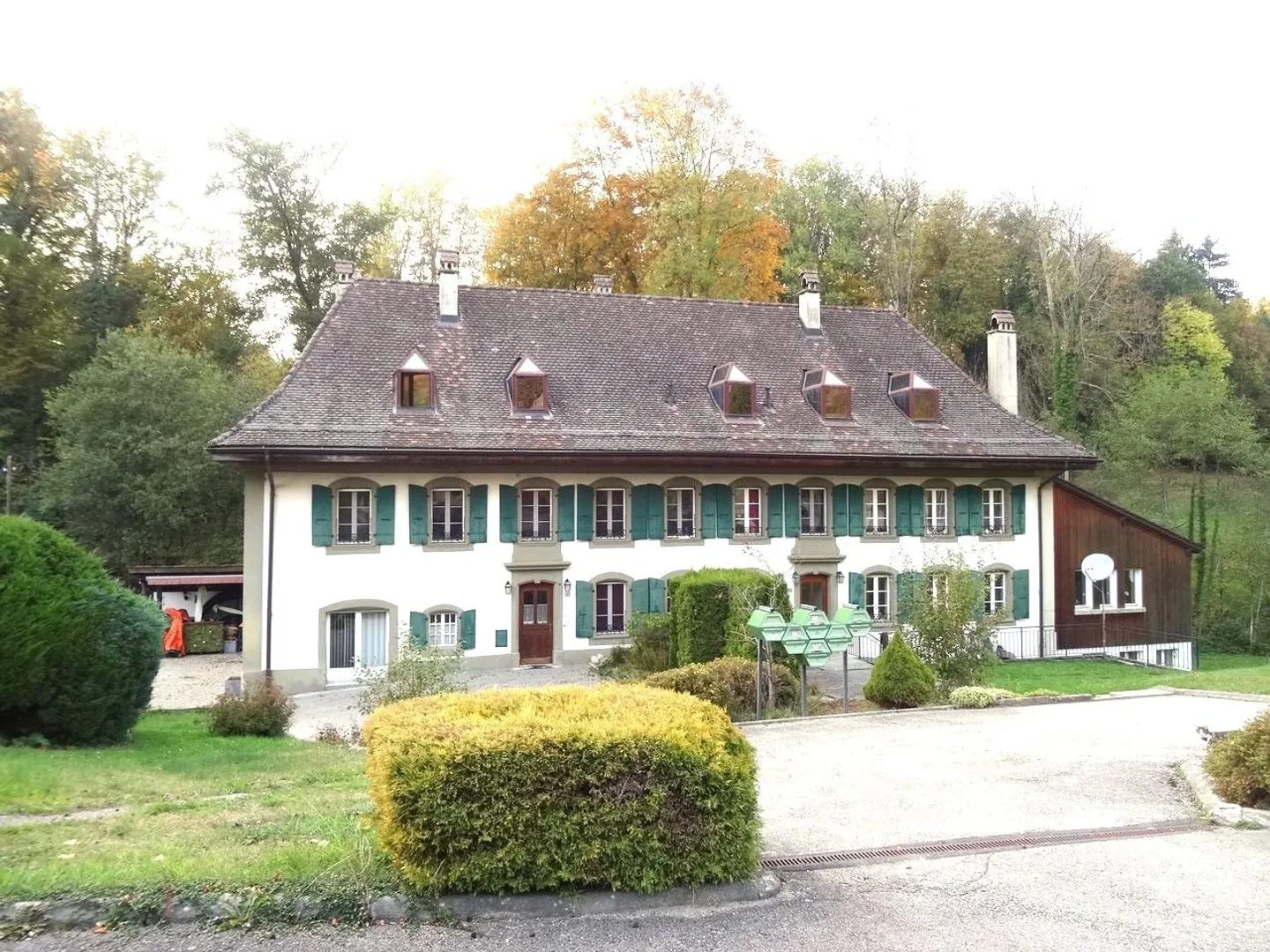 Bellissimo appartamento con 4,5 stanze / 3 camere da letto / 1 bagno / 1 terrazza / 2 posti auto - Foto 7 di 8