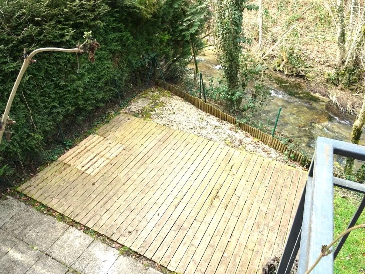 Bellissimo appartamento con 4,5 stanze / 3 camere da letto / 1 bagno / 1 terrazza / 2 posti auto - Foto 8 di 8