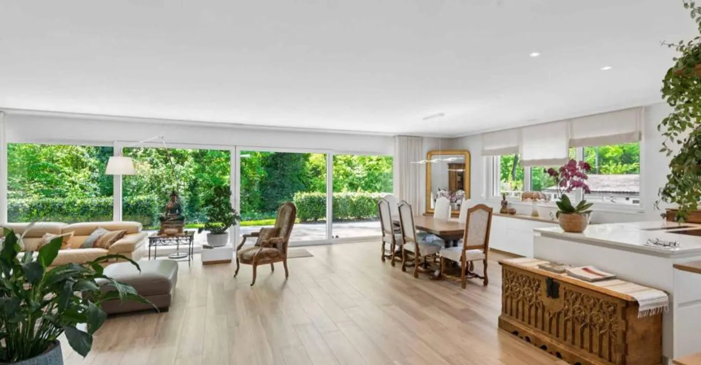 Modern Family Home with Garden - Photo 1 of 13