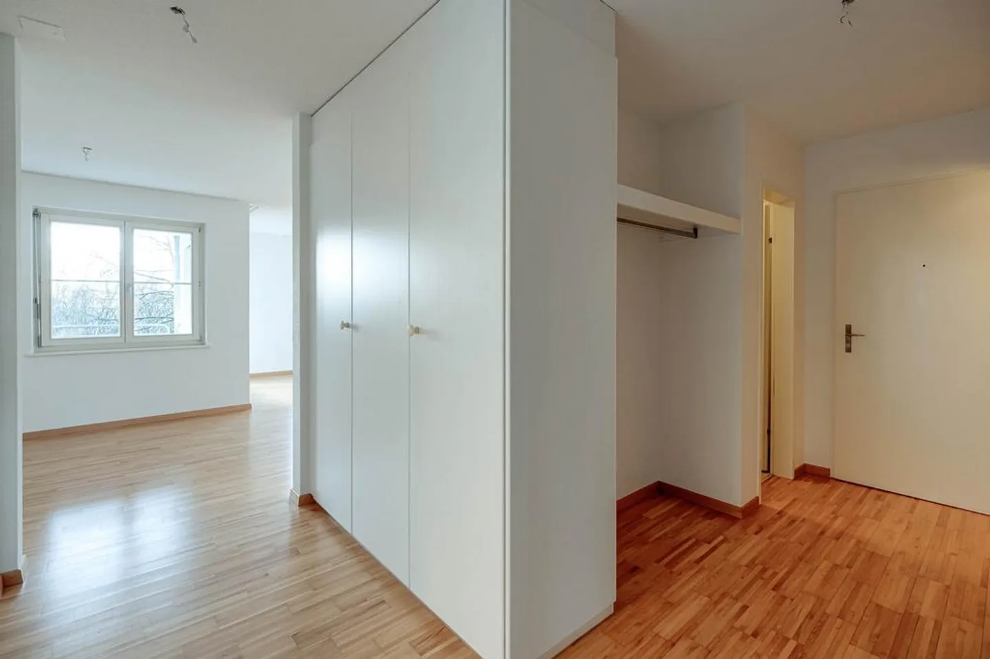 Appartement spacieux de 4,5 pièces au 1er étage - Photo 2 sur 12