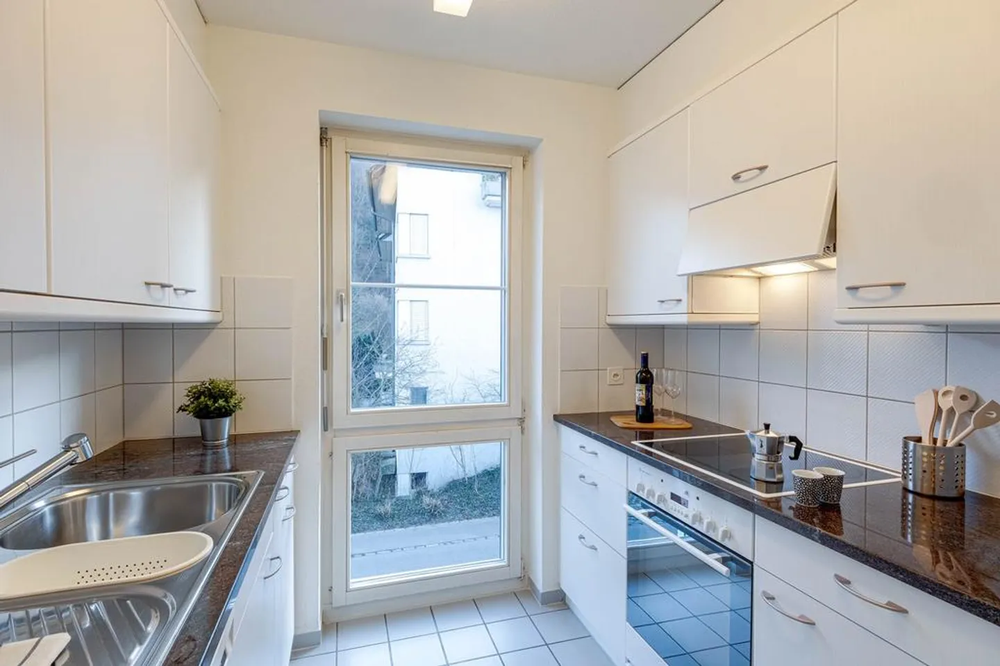 Appartement spacieux de 4,5 pièces au 1er étage - Photo 3 sur 12