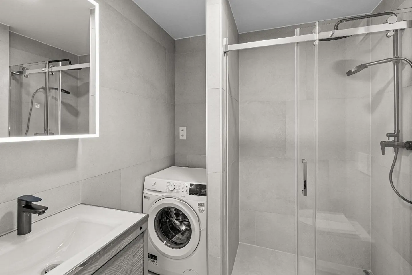 1.5 Room Apartment in Central Location - Photo 1 of 3
