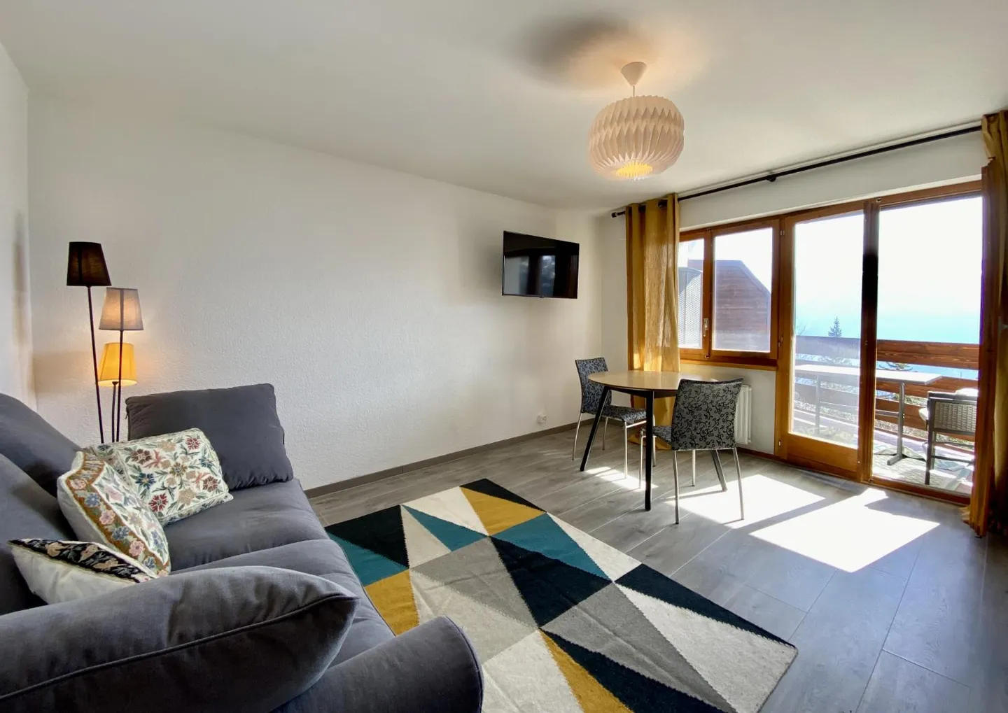 Studio 1.5 rooms - Photo 1 of 10