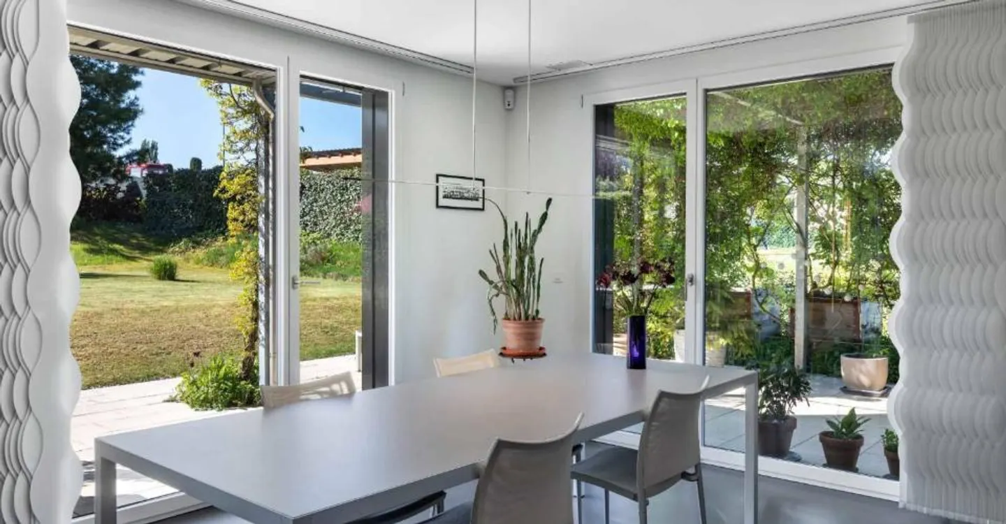 KONTEMPORÄRE MINERGIE-VILLA IN EINER BEVORZUGTEN UMGEBUNG - Foto 5 von 12