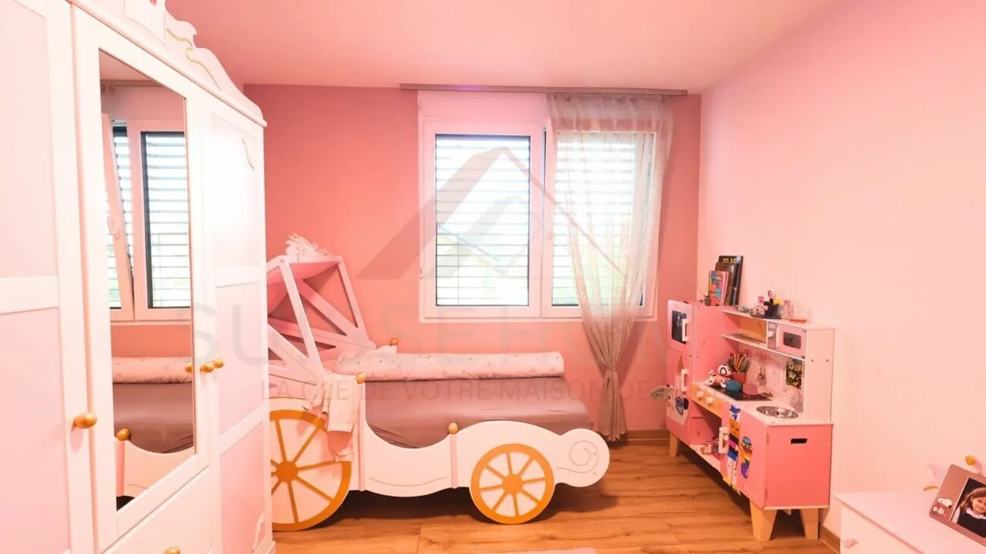 Villa eccezionale con 4 camere, piscina riscaldata e terrazza panoramica - Foto 13 di 25