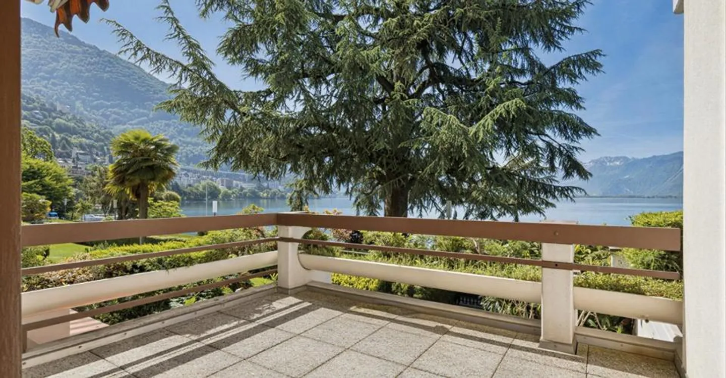 Rare for sale, apartment located on the famous Quai des Fleurs - Photo 1 of 10