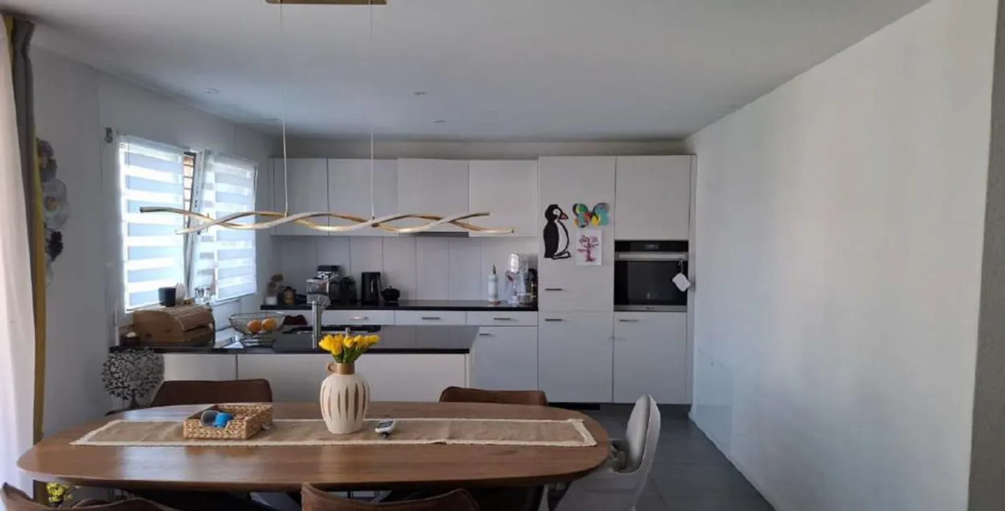 Moderne Wohnung mit Balkon - Foto 2 von 8