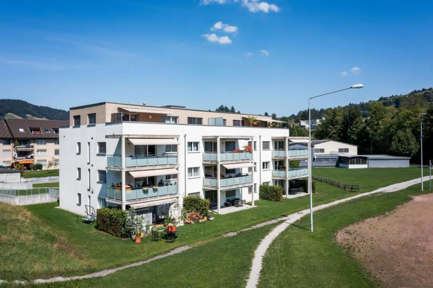 Attika-Wohnung mit sonniger Terrasse - Foto 1 von 9