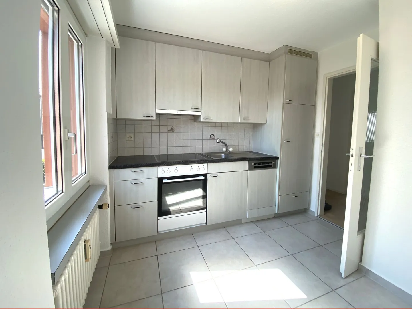 Simple, uncomplicated, cozy - Photo 2 of 7