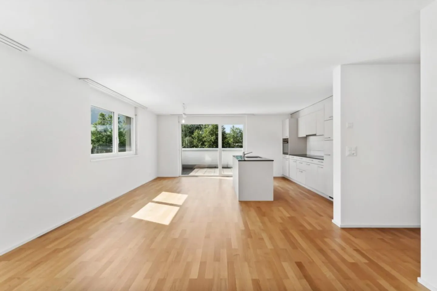 Attika-Wohnung mit sonniger Terrasse - Foto 3 von 9