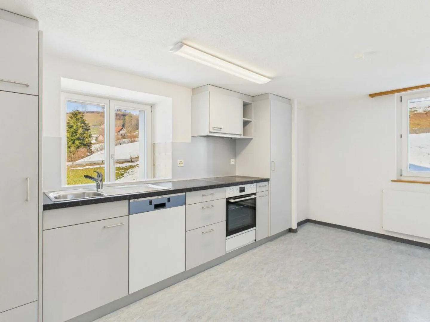 Top Apartment in the Green - Photo 1 of 9