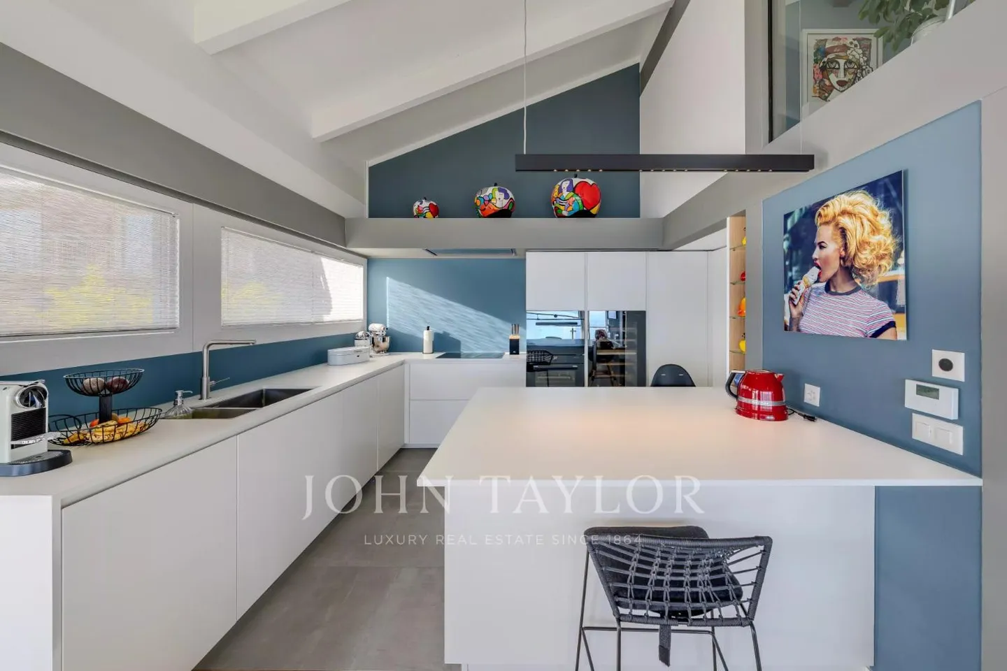 ESCLUSIVITÀ: Villa contemporanea con vista panoramica sul lago e sulle Alpi - Foto 6 di 13