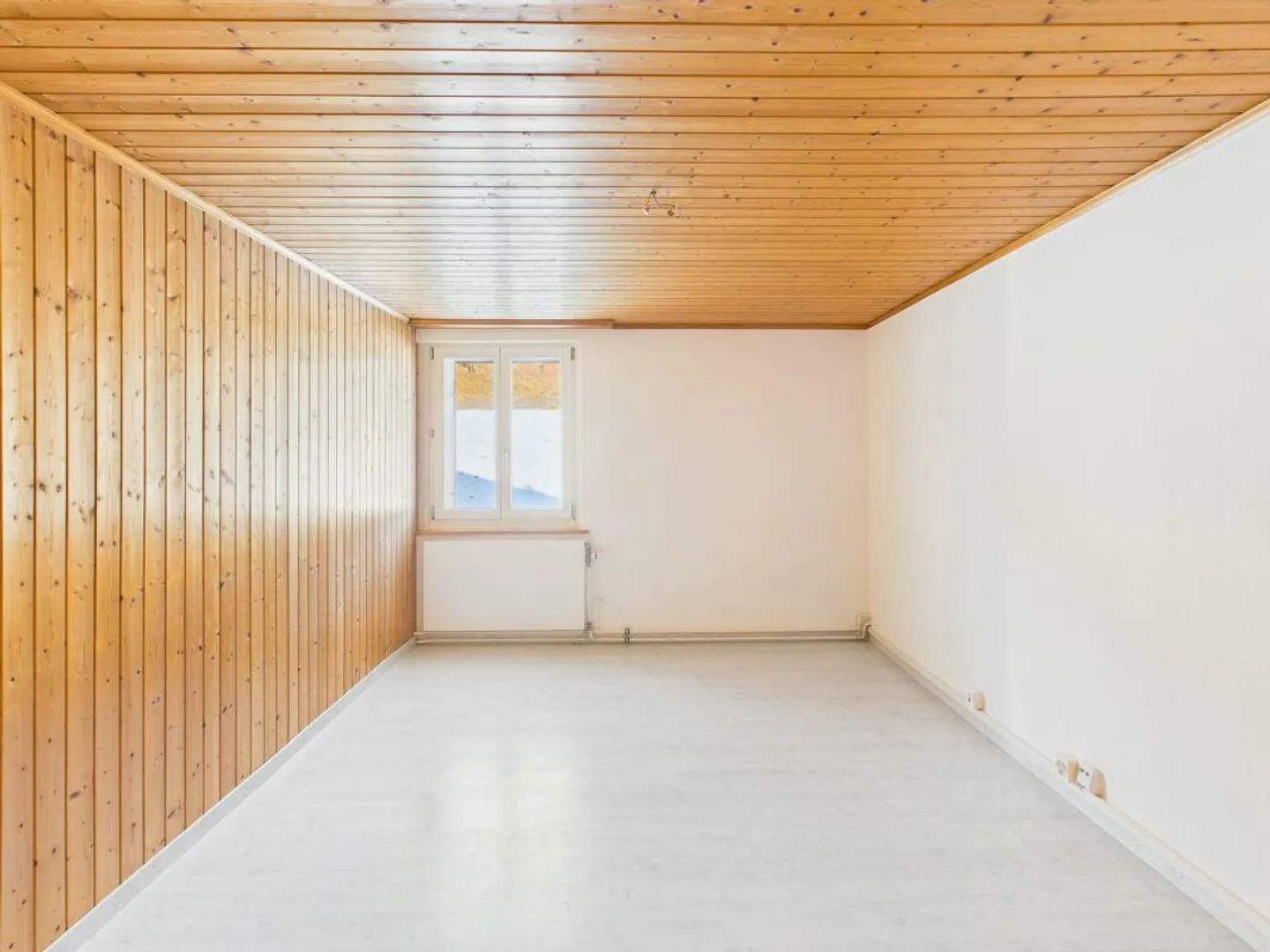 Top Apartment in the Green - Photo 9 of 9