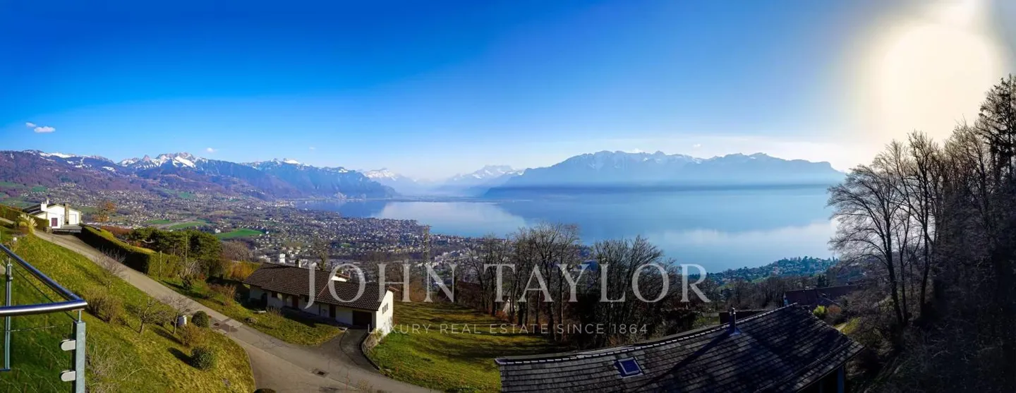 ESCLUSIVITÀ: Villa contemporanea con vista panoramica sul lago e sulle Alpi - Foto 13 di 13