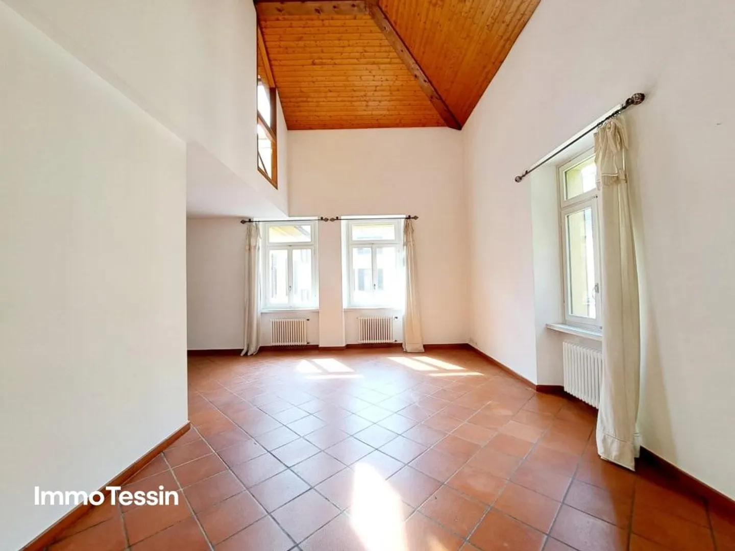 Luxurious & Stylish Penthouse in Prime Location Near the Famous... - Photo 8 of 13