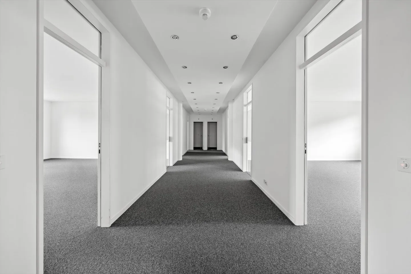 Office space for rent - Photo 10 of 13