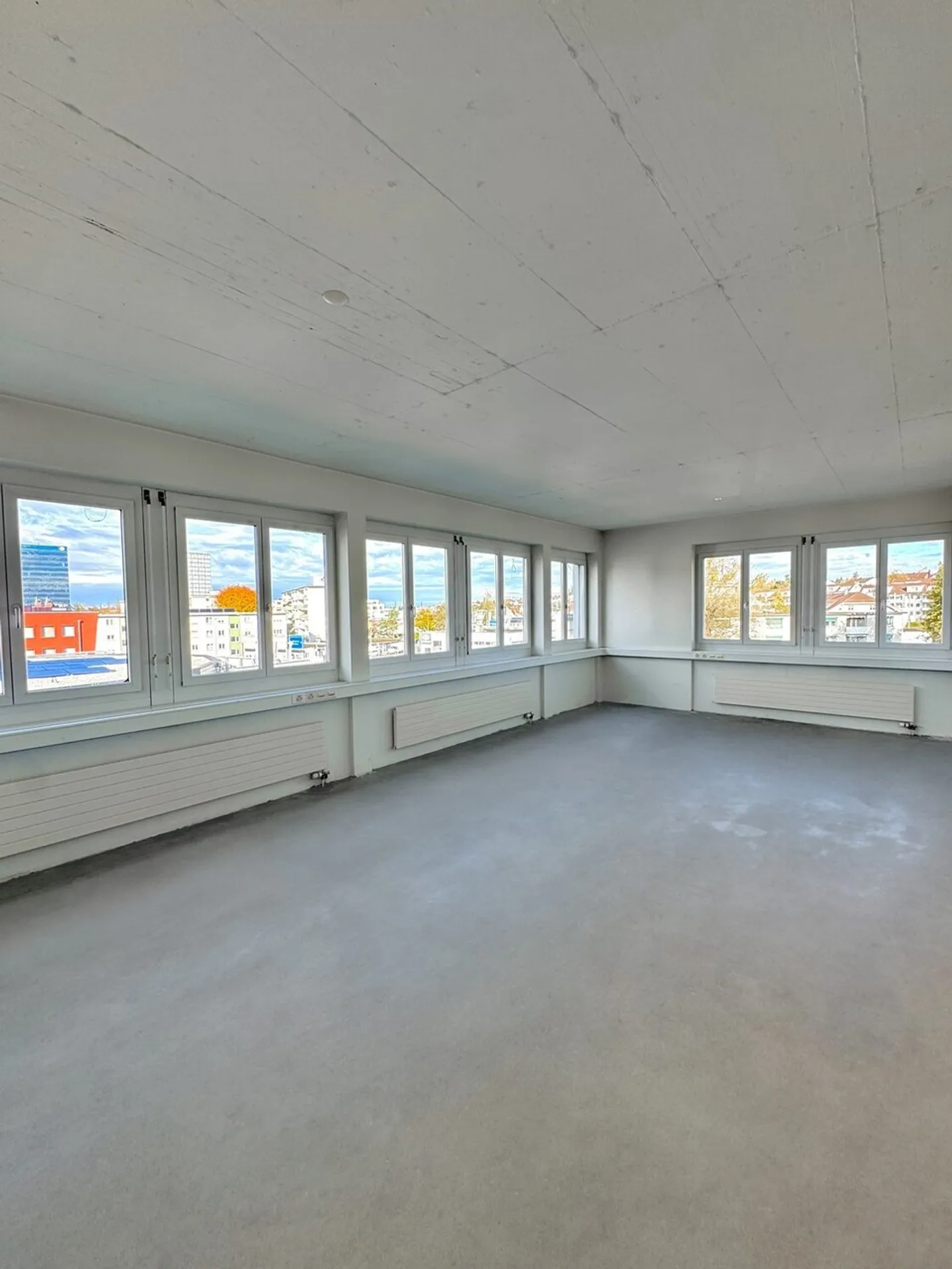 Il punto di partenza perfetto per la tua attività con ascensore merci diretto... - Foto 3 di 9