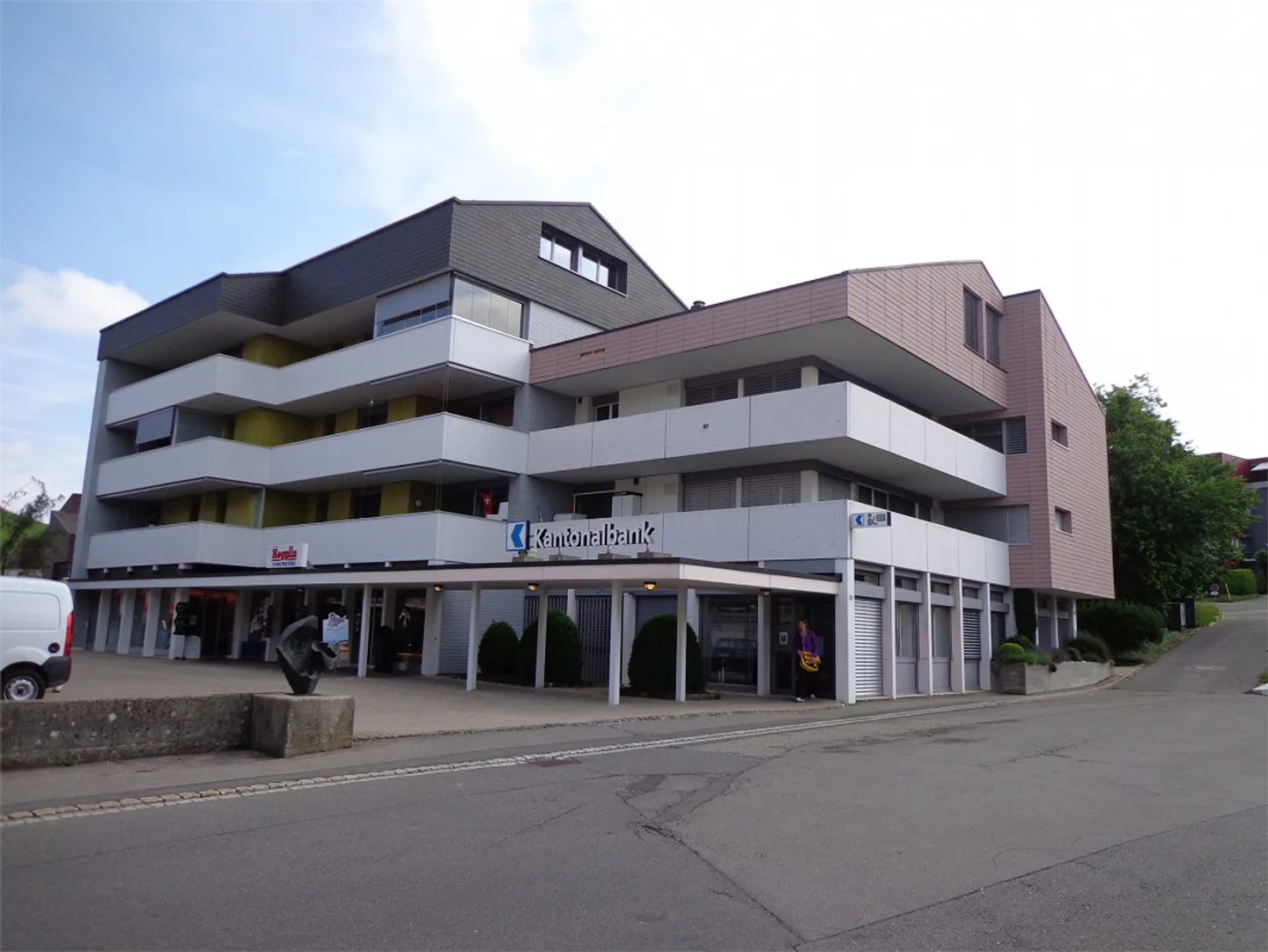 Place de stationnement au centre de Menzingen - maintenant disponible ! - Photo 1 sur 1