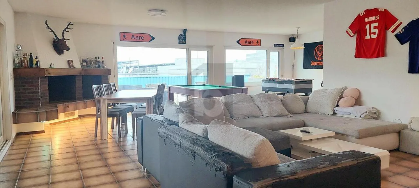 SPACIOUS WITH SUNNY TERRACE - Photo 2 of 6