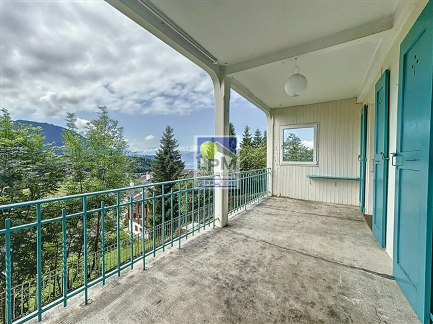 5.5 room apartment with beautiful view and large garden - Photo 11 of 13