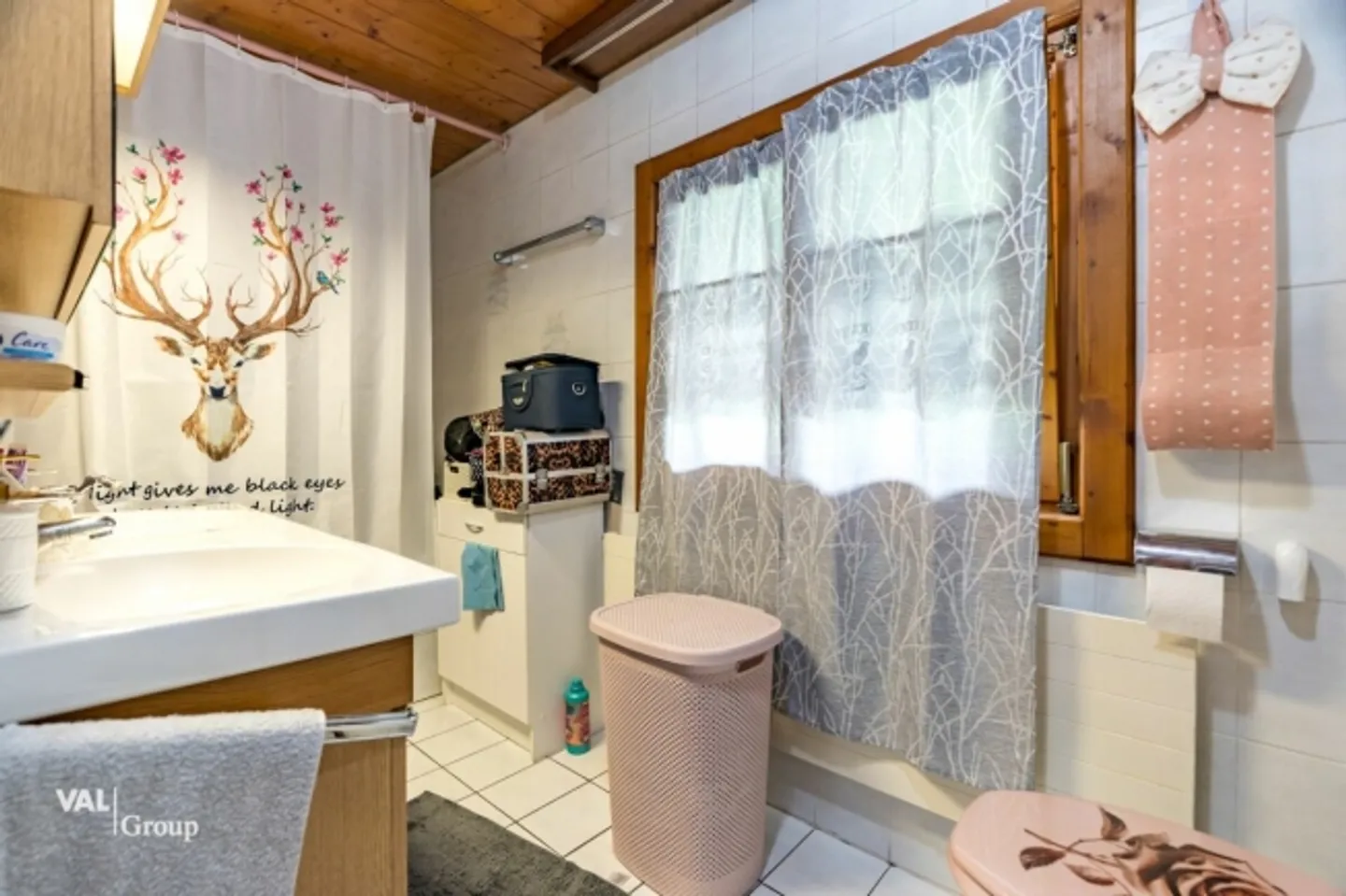 Attractive residential and commercial property with diverse usage possibilities - Photo 11 of 13