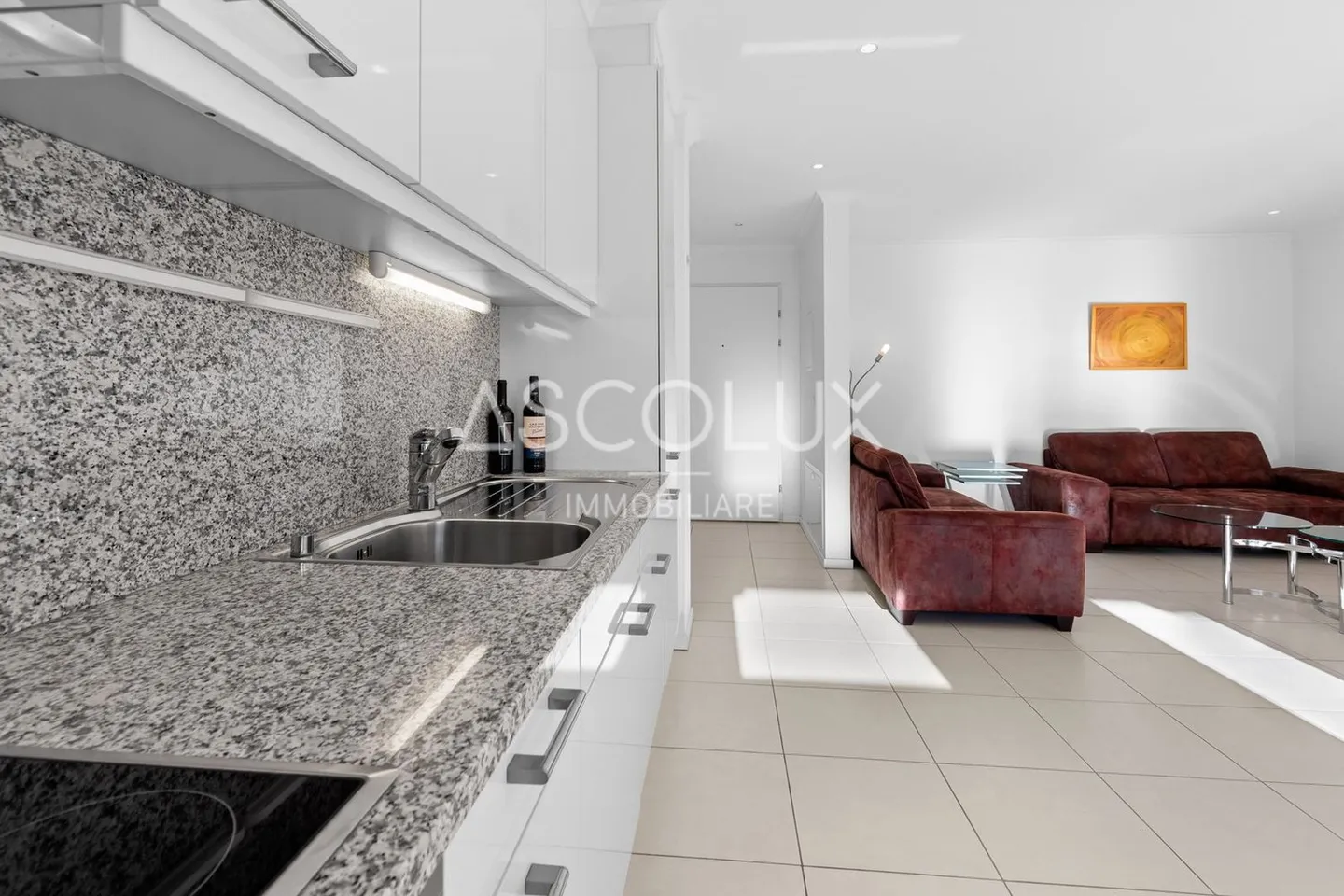 Appartamento 3.5 locali con ampia terrazza e vista aperta - possibile come appartamento di vacanza | FERIENWohnung mit 3.5 Zimmern, großer Terrasse und freier Aussicht - Photo 4 sur 13