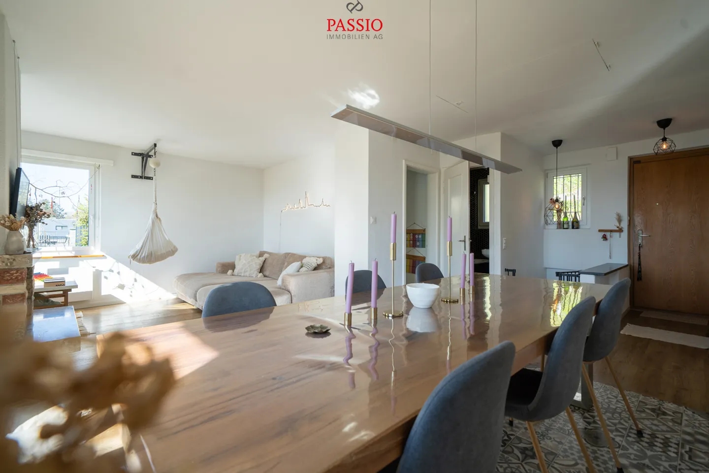Well-maintained 5.5-room single-family house with unobstructed view of the Alps - Photo 7 of 27