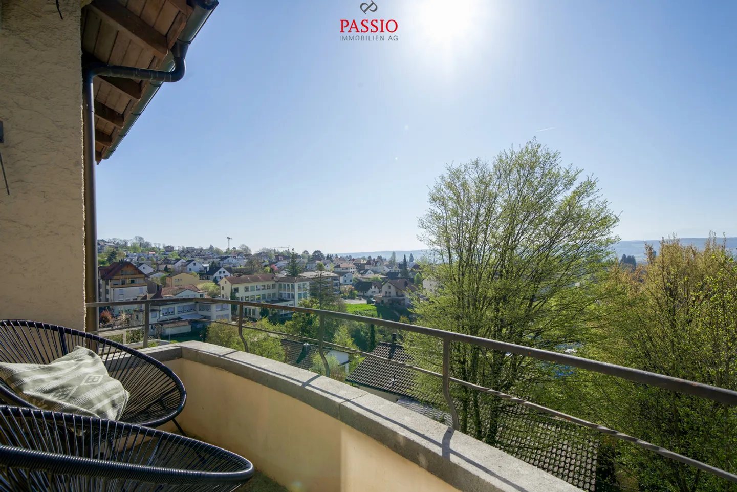 Well-maintained 5.5-room single-family house with unobstructed view of the Alps - Photo 9 of 27