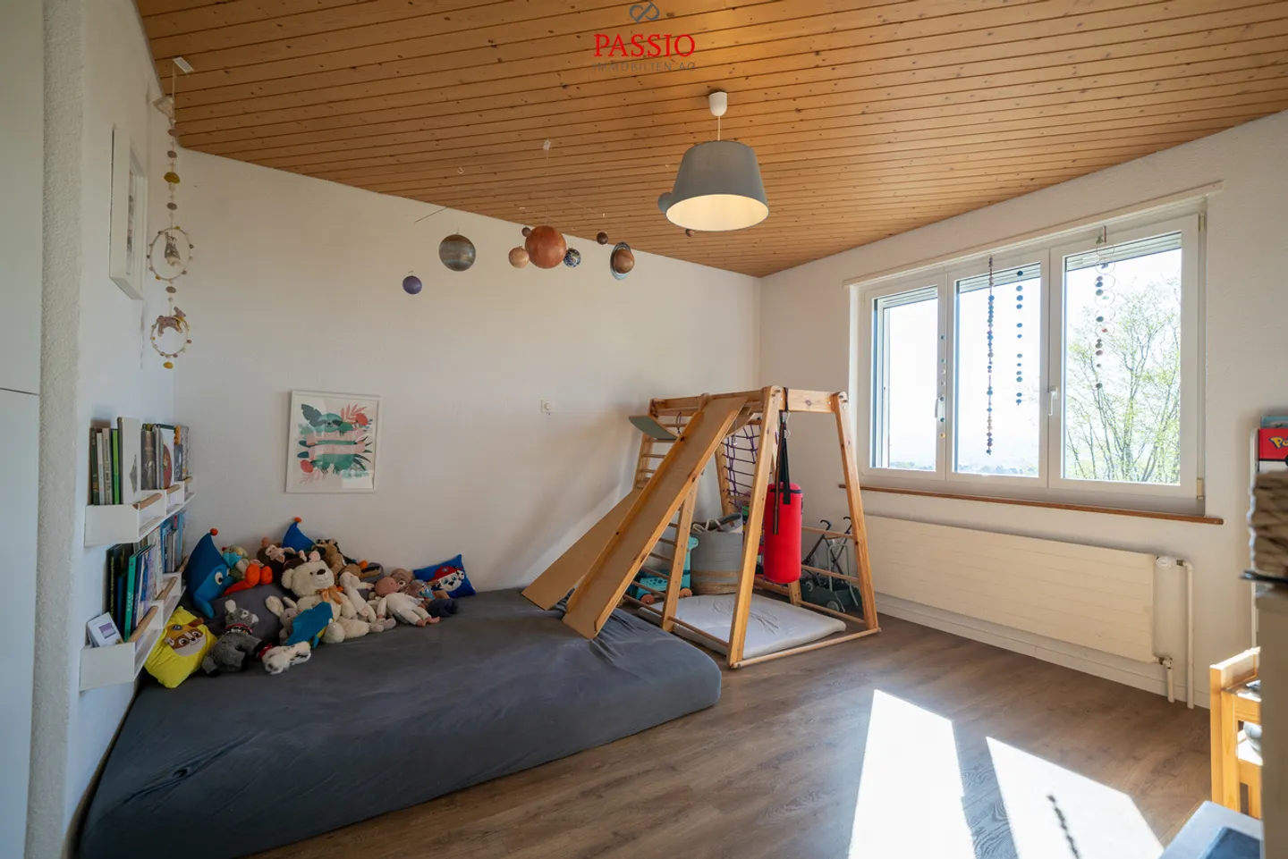 Well-maintained 5.5-room single-family house with unobstructed view of the Alps - Photo 13 of 27