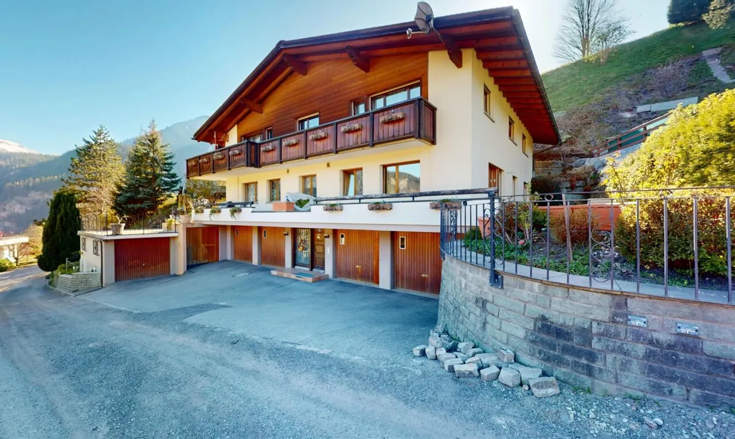 Investing with a View: MFH for Sale in Prime Location of Thusis - Photo 1 of 13