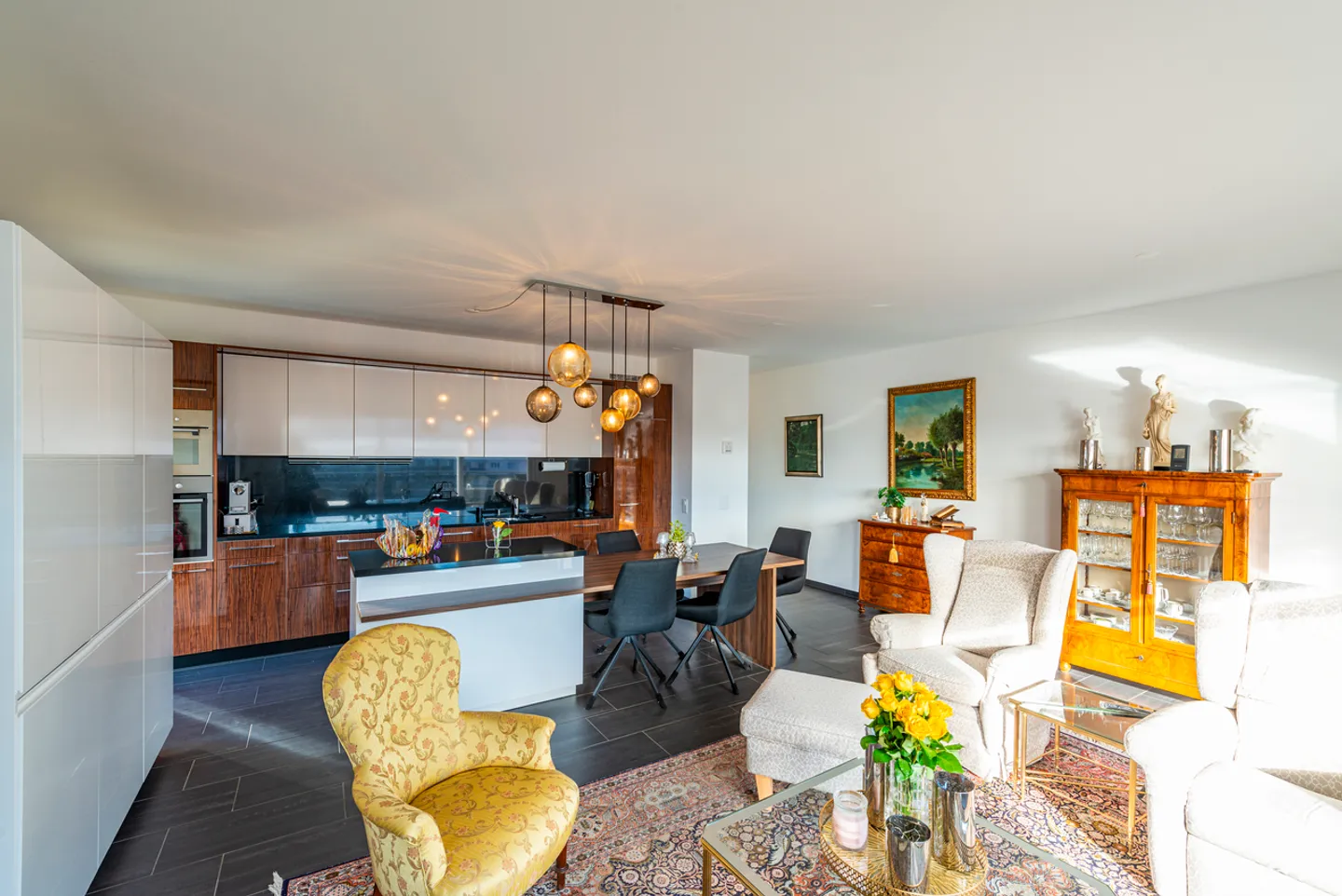 Attico spazioso di 4,5 stanze in città - Foto 3 di 12