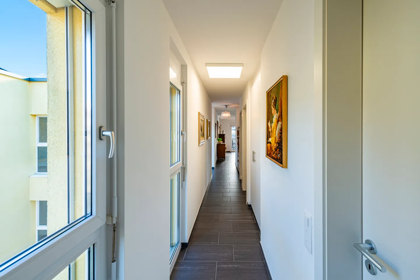 Attico spazioso di 4,5 stanze in città - Foto 4 di 12