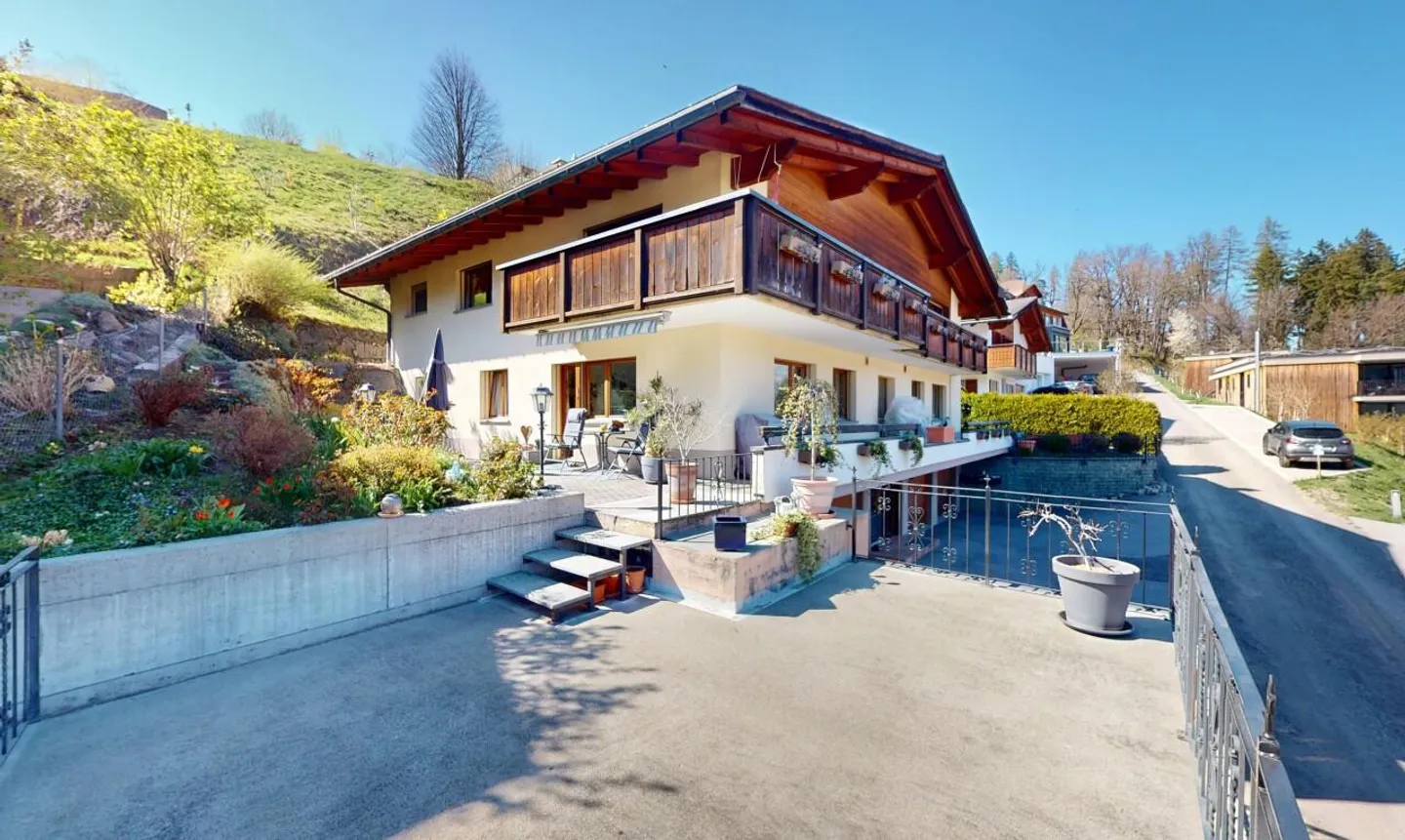 Investing with a View: MFH for Sale in Prime Location of Thusis - Photo 2 of 13