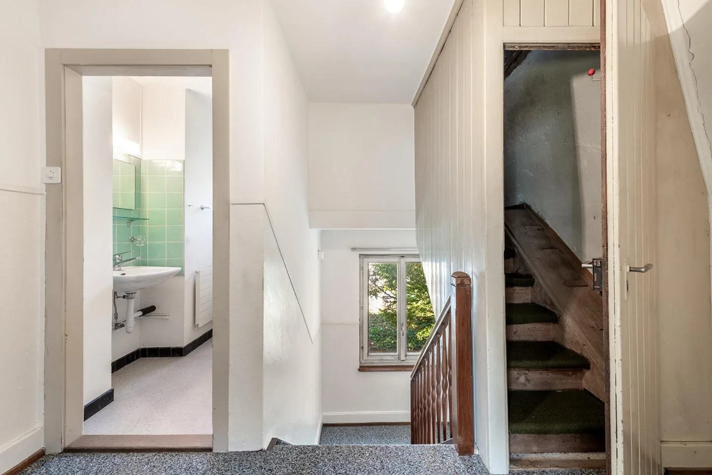 Pretty single-family house with plenty of outdoor space and great potential - Photo 13 of 13