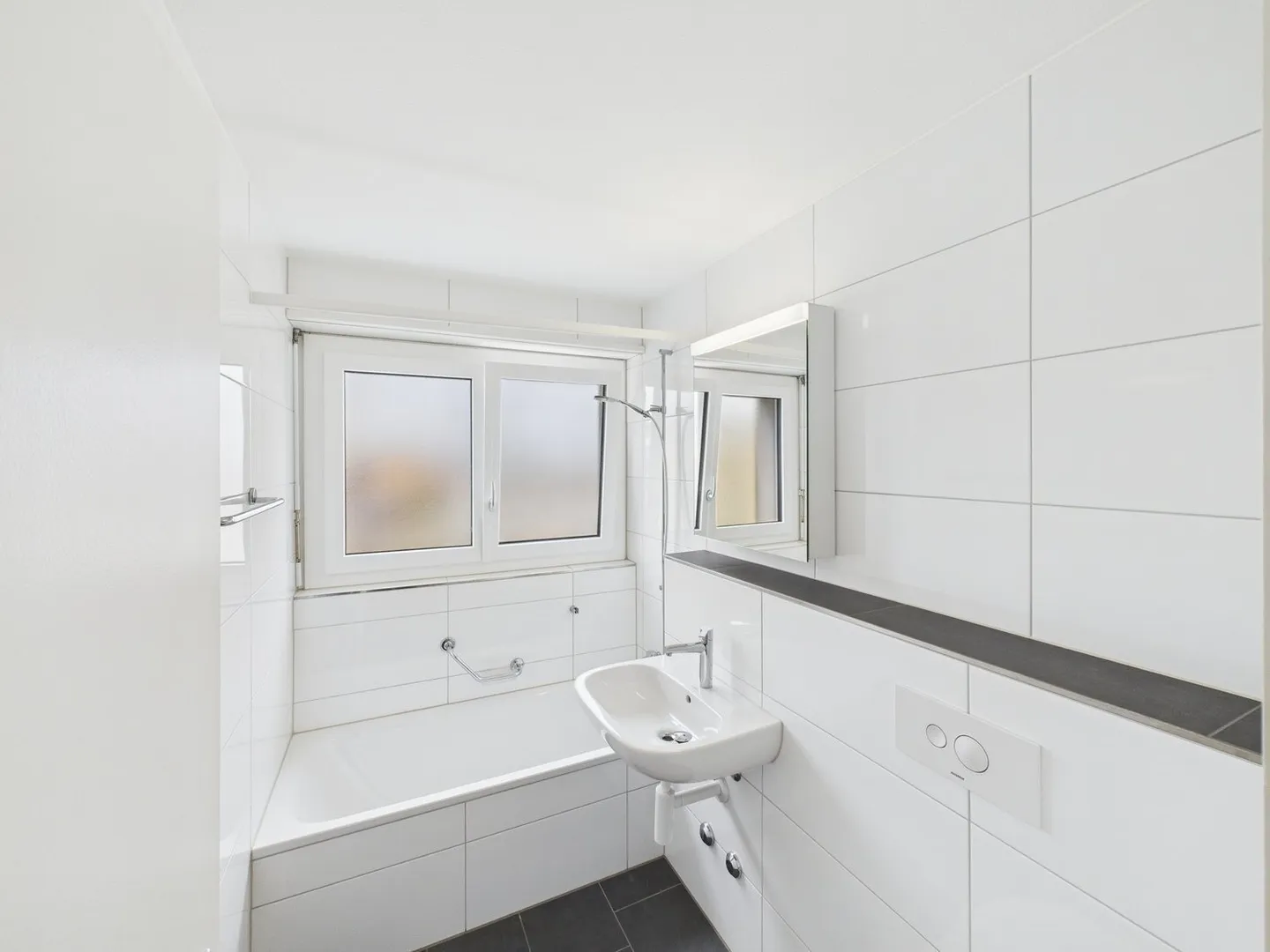 Helles Apartment mit Balkon - Foto 7 von 7