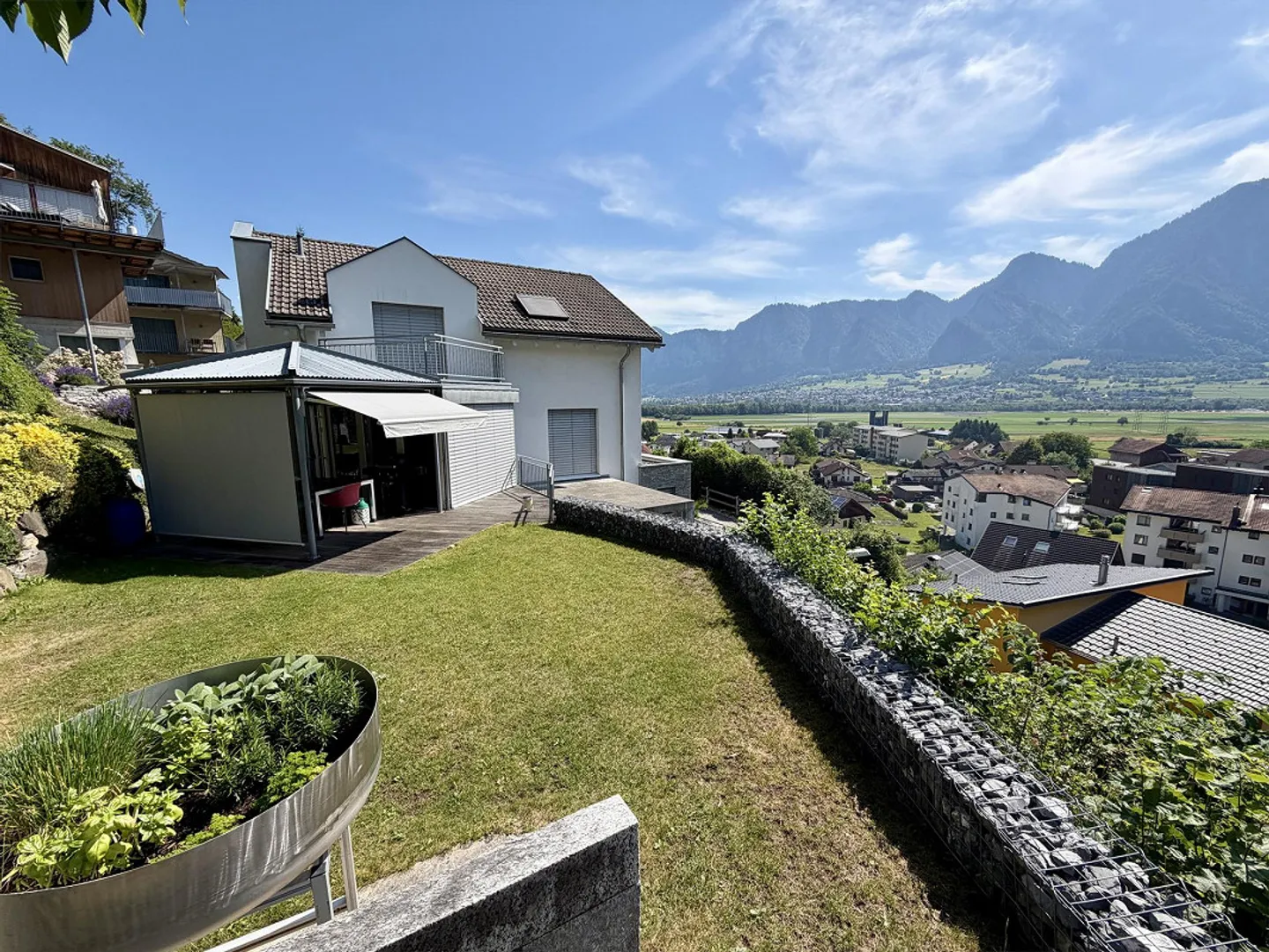 Panoramawohnung mit Garten - Foto 3 von 20