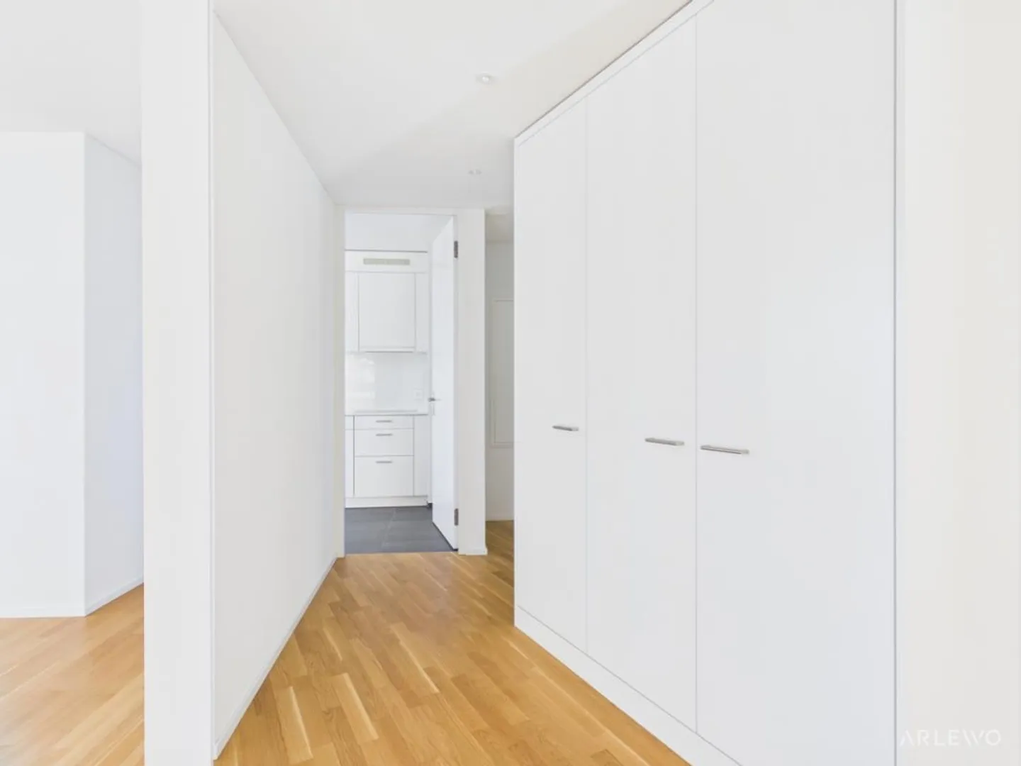 Modernes Wohnen über den Dächern - 11 Etage mit See- und Bergblick - Photo 3 sur 12