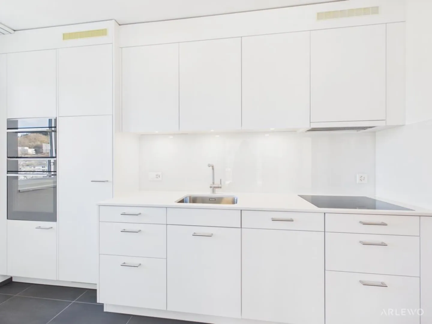 Modernes Wohnen über den Dächern - 11 Etage mit See- und Bergblick - Photo 4 sur 12