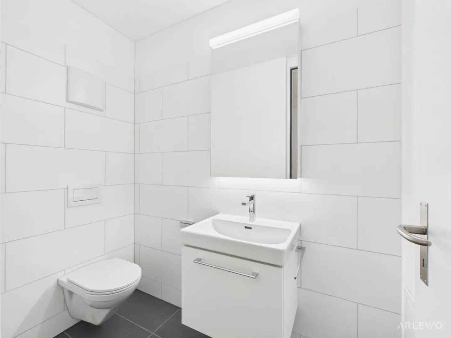 Modernes Wohnen über den Dächern - 11 Etage mit See- und Bergblick - Photo 9 sur 12