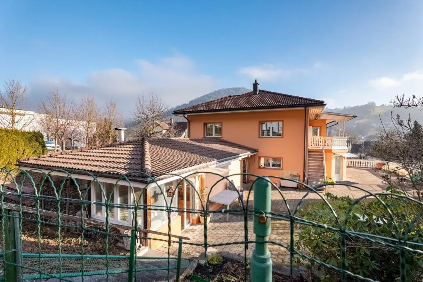 Casa plurifamiliare con molteplici possibilità di costruzione e utilizzo - Foto 6 di 11